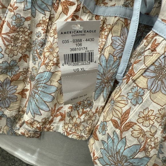 NWT American Eagle Outfitters Floral Cami with Lace Trim - Picture 4 of 5